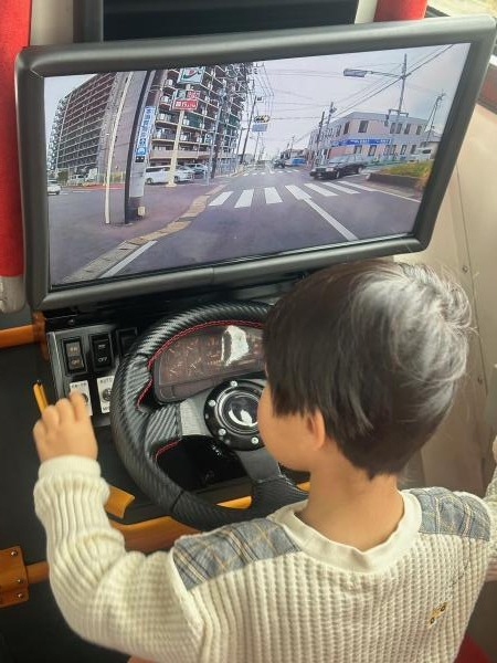 こども運転席5